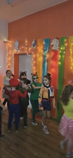 KARNAWA�OWY TYDZIE� W �WIETLICY