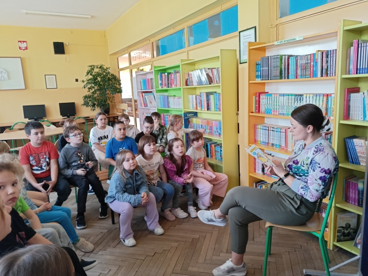 „PORANEK Z BAJKAMI”