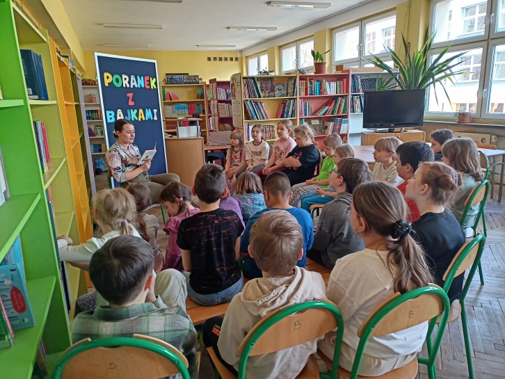 „PORANEK Z BAJKAMI”