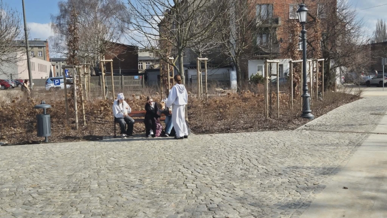 DZIE� KOBIET W KLASKIE 7D