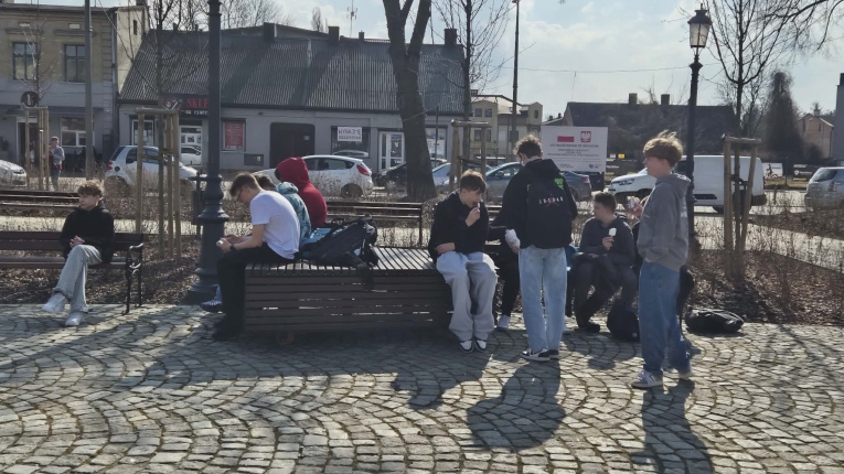 DZIE� KOBIET W KLASKIE 7D