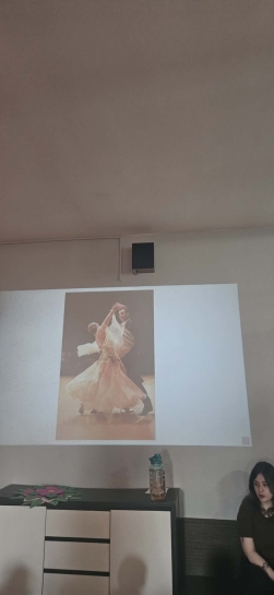 DZIE� KOBIET I DZIE� TA�CA 