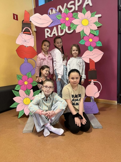 DZIE� KOBIET I DZIE� TA�CA 