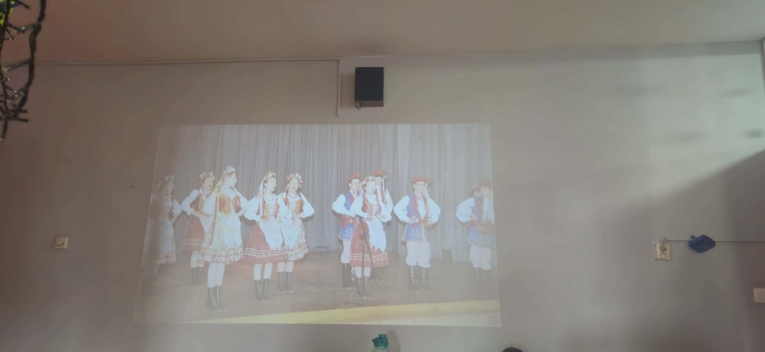 DZIE� KOBIET I DZIE� TA�CA 