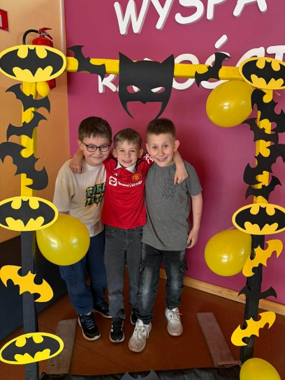 DZIE� MʯCZYZN I KOLOROWY TYDZIE�