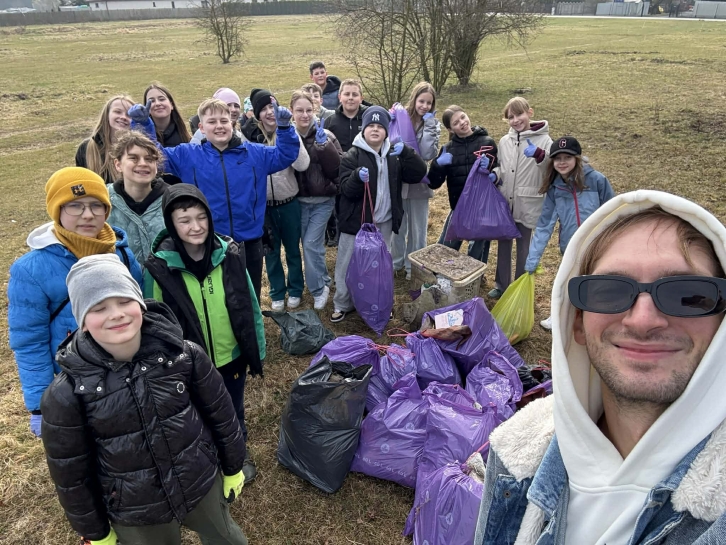 DZIE� SPRZ�TANIA �WIATA