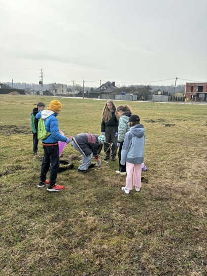 DZIE� SPRZ�TANIA �WIATA