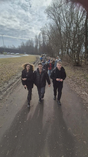 DZIE� SPRZ�TANIA �WIATA