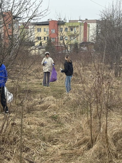 DZIE� SPRZ�TANIA �WIATA