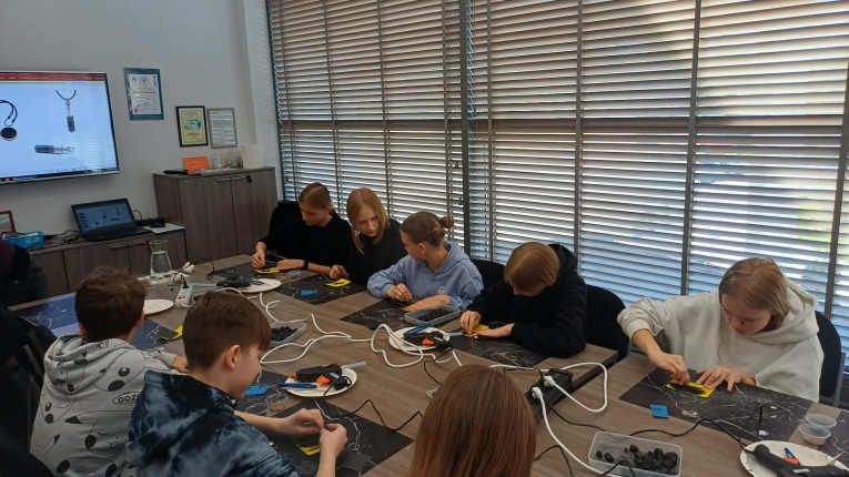 GIGANTY MOCY - EDUKACYJNA WYCIECZKA KLAS 7B i 6B
