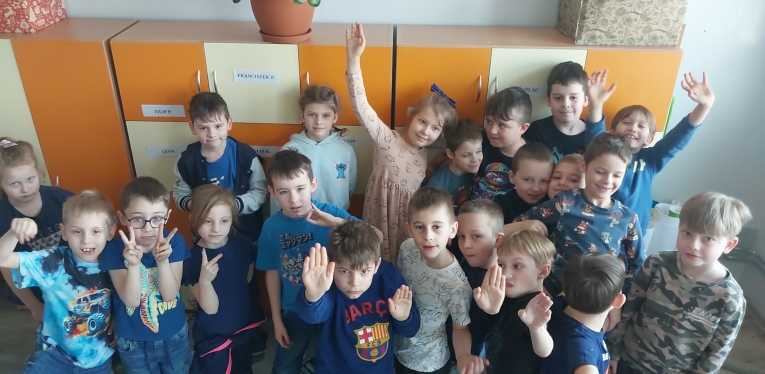 DZIE� KOLOR�W