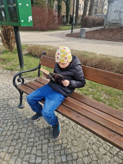 WIOSENNY SPACER