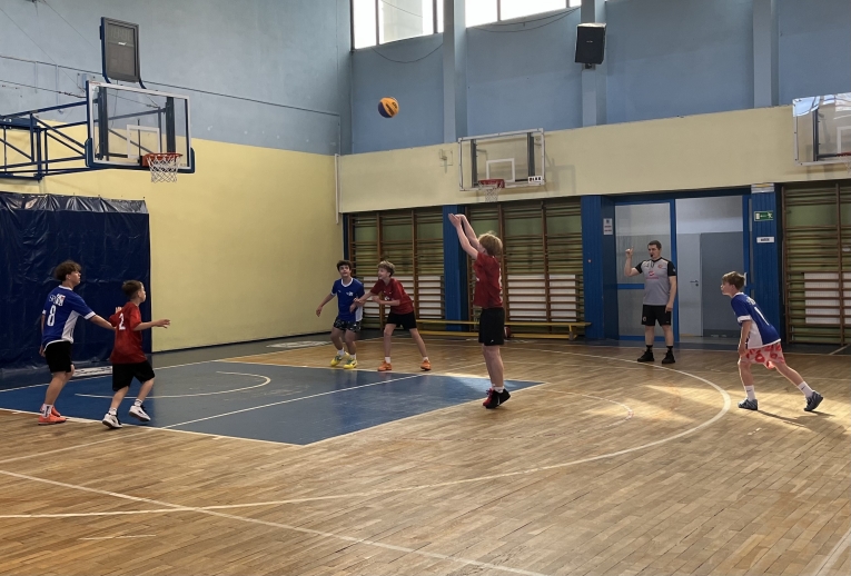 SREBRNY PӣFINA� WOJEW�DZKI W KOSZYK�WCE 3x3 CH�OPC�W