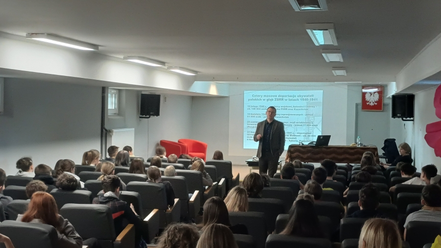 SPOTKANIA Z HISTORI�. KR�TE DROGI DO OJCZYZNY