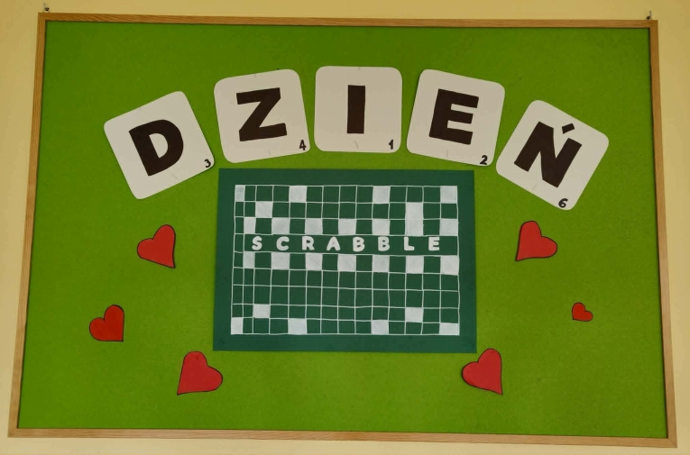 KALENDARZ �WI�T NIETYPOWYCH - KWIECIE�!