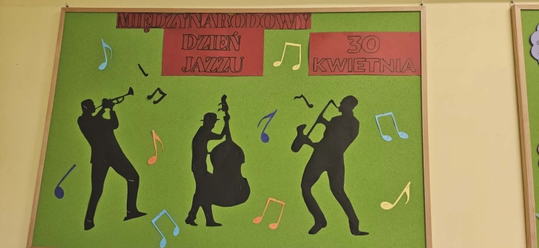 KALENDARZ �WI�T NIETYPOWYCH - KWIECIE�!