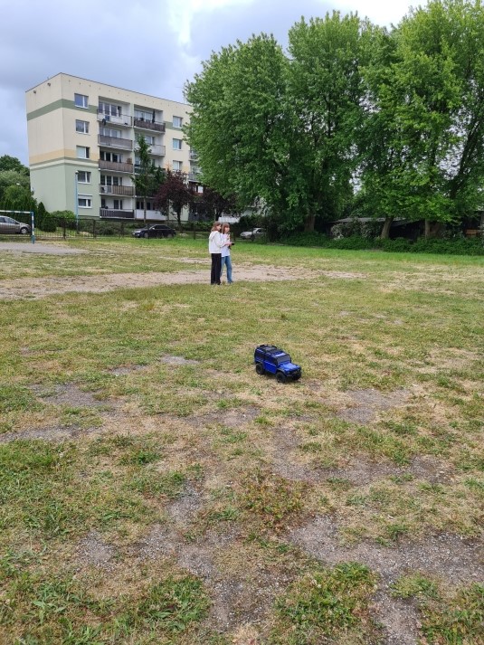 uczniowie na lekcji techniki