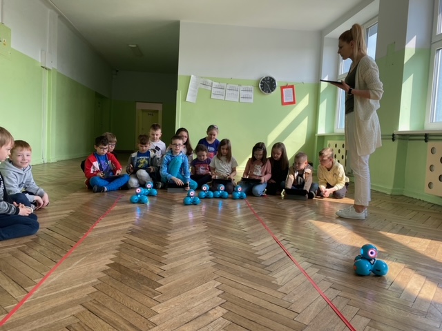 zajcia z robotami